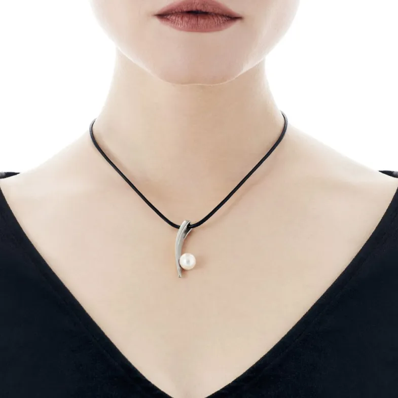 Leather Necklaces|Majorica Pendant Silfide